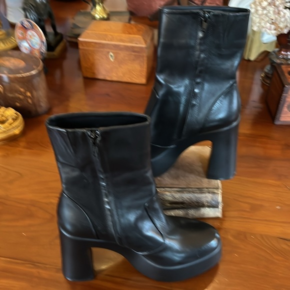 Gianni Bini Levi Tate Leather Platform Black Mid Boots - Picture 5 of 11